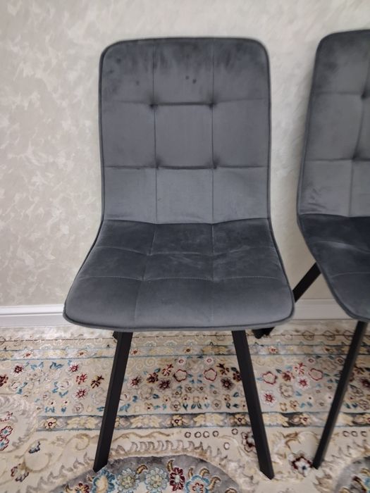 Продам новые стулья