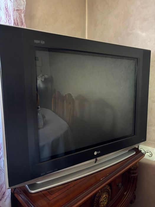Телевизор LG . Диагональ 70.