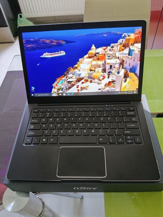 De vânzare laptop foarte puțin folosit