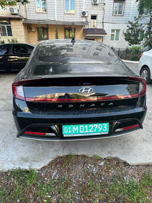 Hyundai sonata 2022 йил ишлаб чиқарилган ҳолати идиал тоза мошина