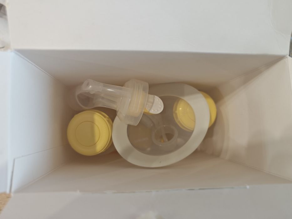Двойна електрическа помпа за кърма Medela Swing Maxi  + аксесоари
