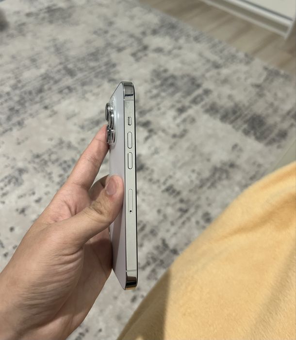 Продам Iphone 14 pro