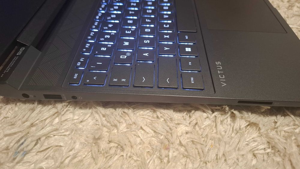 Laptop Gaming HP Victus i7-13620H/16GB RAM/512GB SSD/RTX4060 8GBCa nou