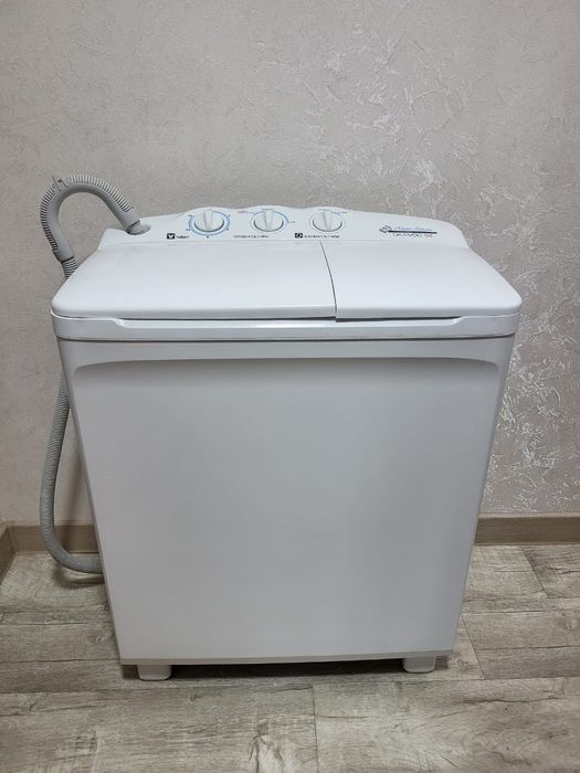 Машинка полуавтомат срочно продам