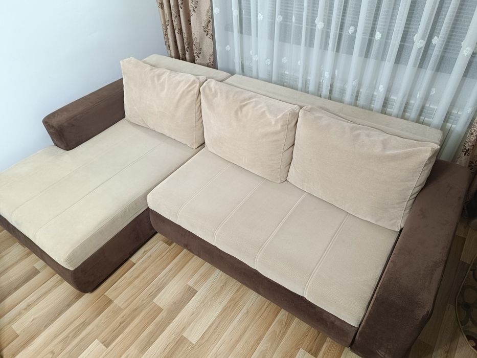 Colțar canapea extensibil cu lada. Stare perfecta