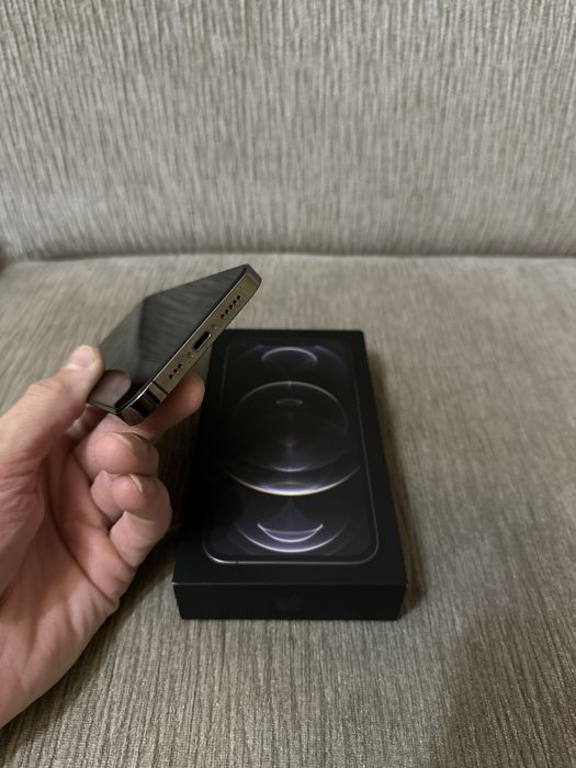 Айфон 12 pro 256gb.