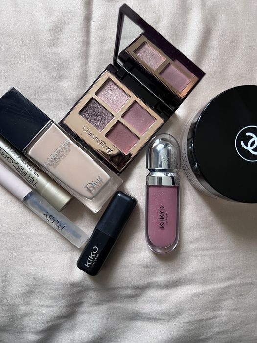 При покупке всего товара имеется торг и подарок