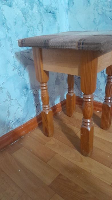 Продам стулья 4 штуки