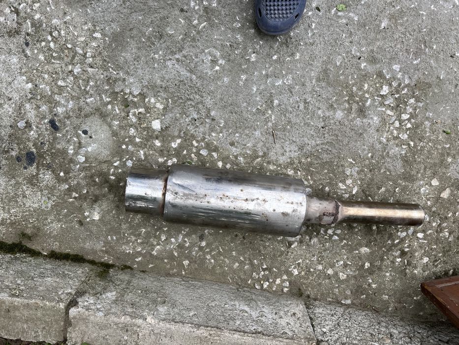 Две спортни гарнета за автомобили