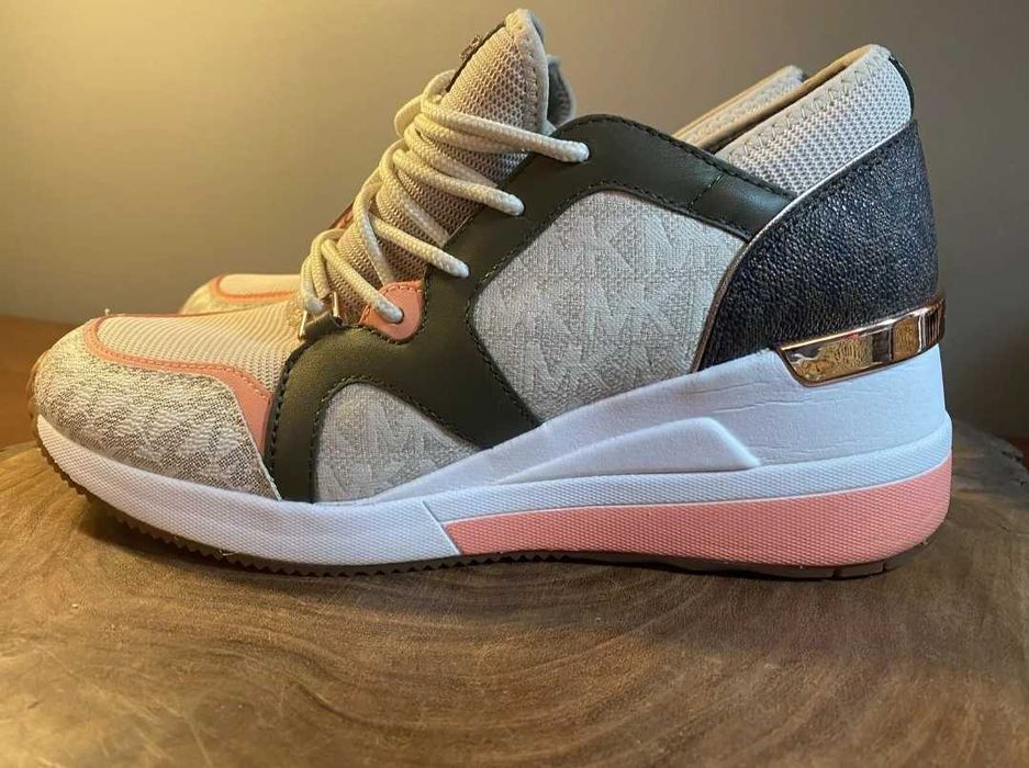 Michael kors кецове