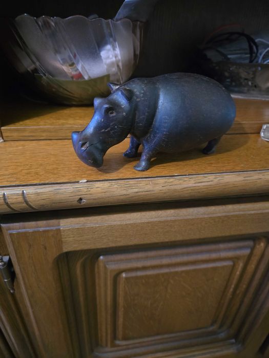 Дървена фигурка на Хипопотам.