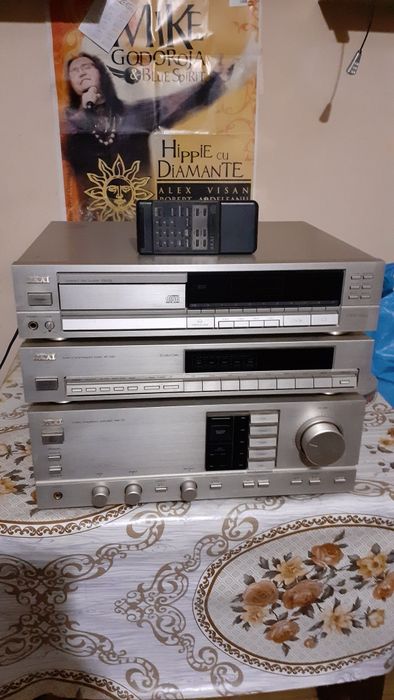 Linie Akai 52 statie si tuner sistem audio