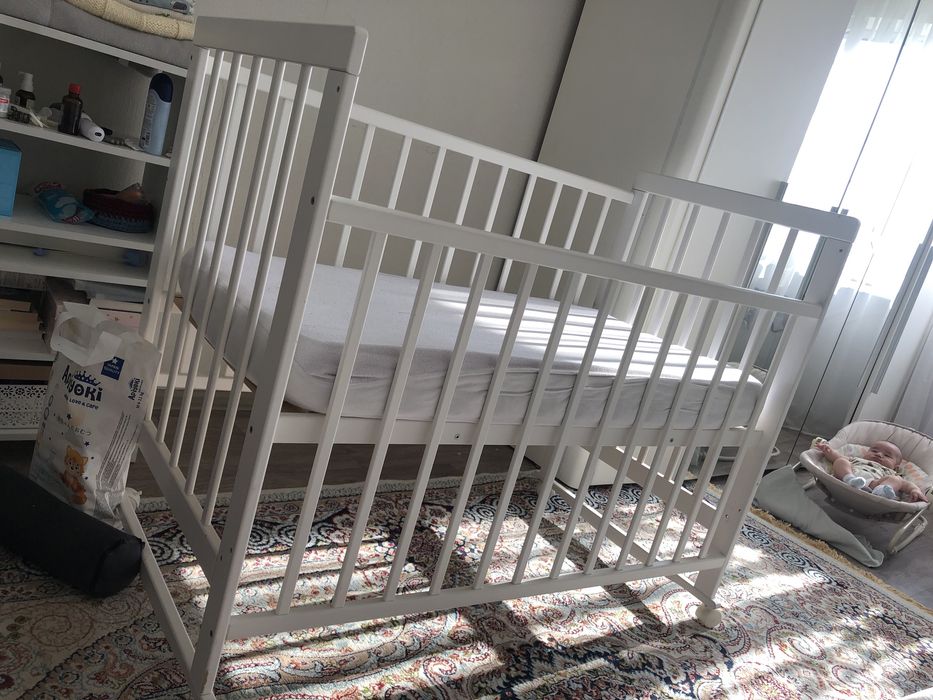 Продам детскую кроватку