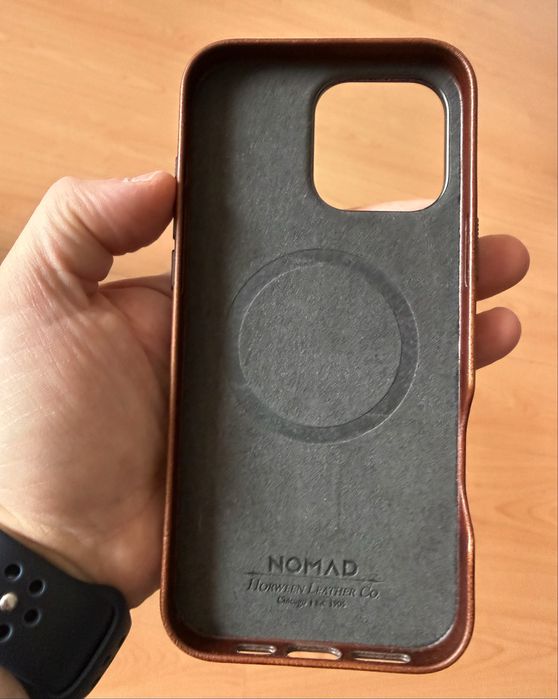 Carcasa piele Nomad iphone 16 PRO MAX