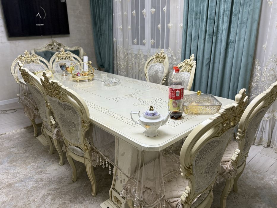 Стол стулия для зала