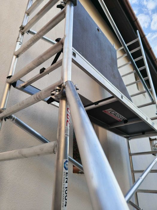 Închiriere schele mobile de aluminiu