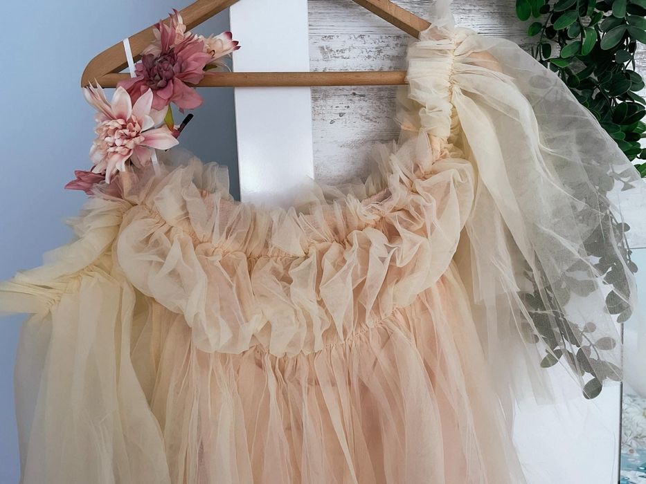 Рокли и венчета за бременни под наем за фотосесия