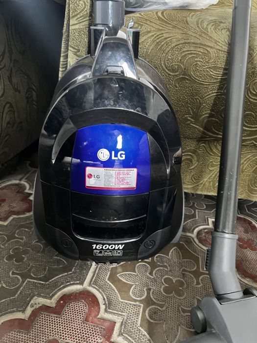 Продам пылесос в отличном состояние