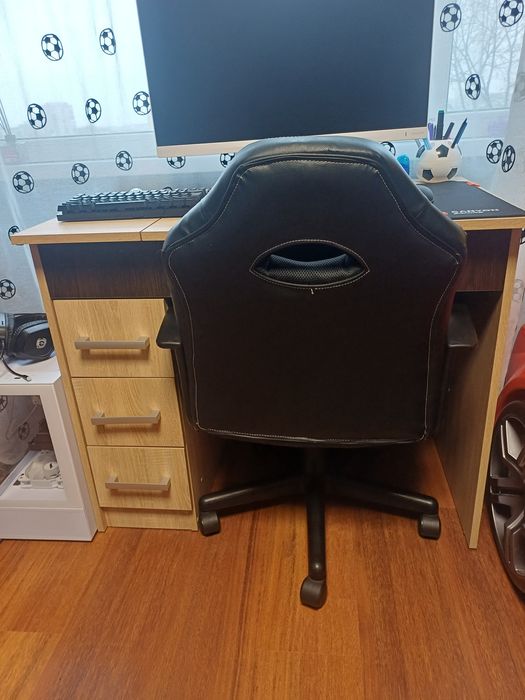 Бюро  като чисто ново