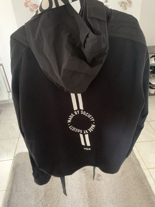 Vand haine le dau pe toate cu 600