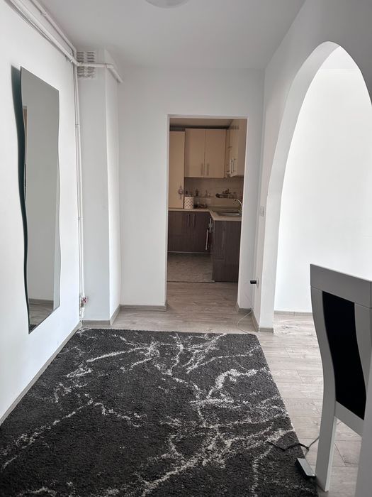 Inchiriez apartament