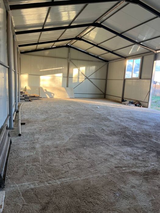 Vând hală si teren intravilan lângă Castelul de Apa Mangalia