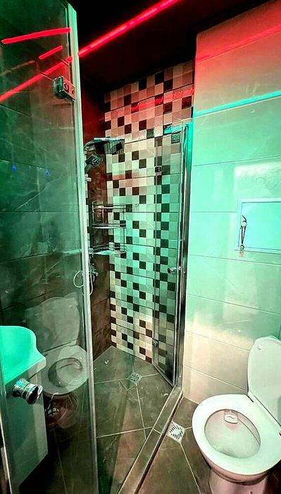 Дава се под наем Тристаен апартамент в Бургас, Зорница - 100 кв.м за 1122 € - Снимка #5