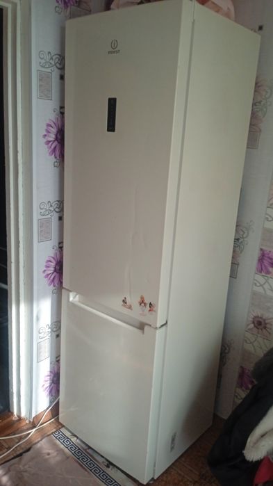 Продам холодильник