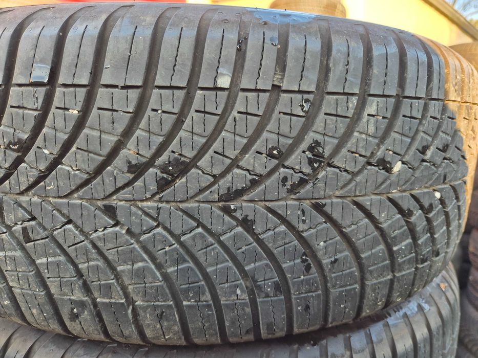 2 Anvelope VARA IARNA 4Sezoane - 215/55/17 - GoodYear APP NOI 2022