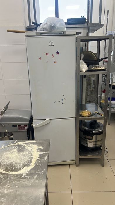 Продам морозильник и холодильники!