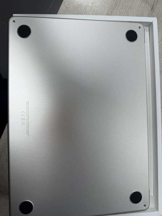 Продам срочно MacBook Air