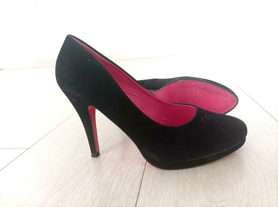 Pantofi pumps cu toc inalt