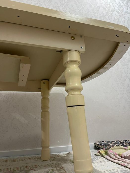 Продается стол и стулья(8)