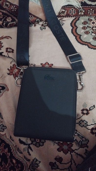Продам барсетку лакосте