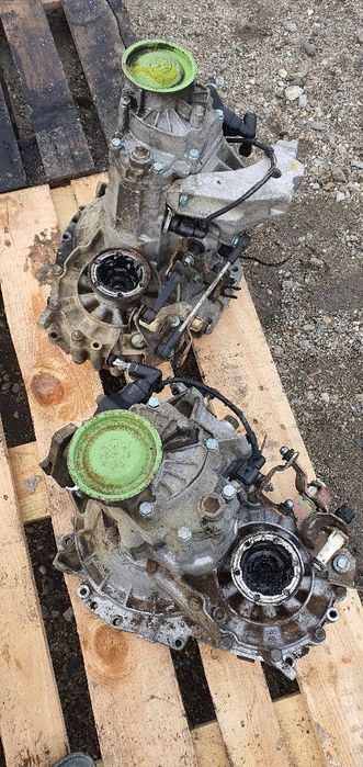 Cutie viteze Golf 4/Octavia 1/Seat 1.4 benzină 02K301107J 5+1 Trepte