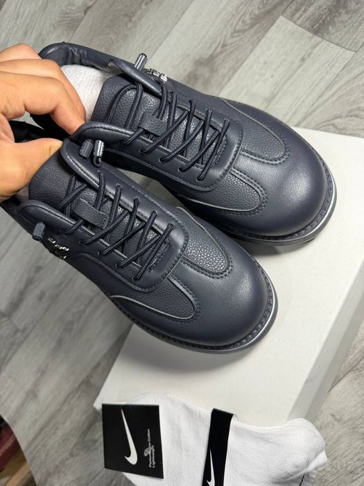 Louis Vuitton Premium Erkaklar Krossovkalari — To'q Ko'k (Dark Blue)