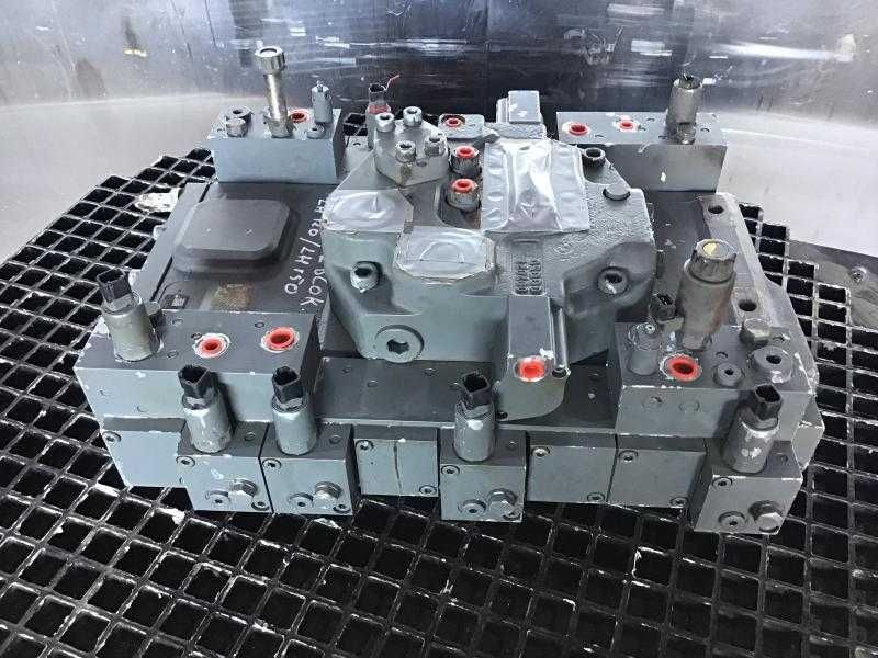 Distribuitor Liebherr LH120C - Piese de schimb Liebherr