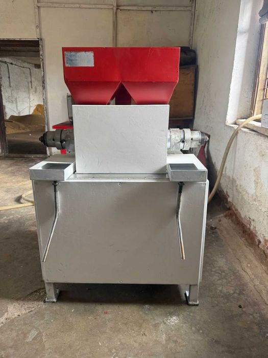 Presa de ulei la rece cu 2 capete si selector de seminte STIMEL