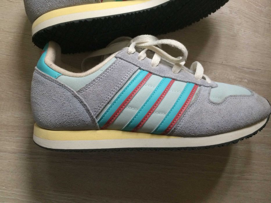 Маратонки adidas № 38.