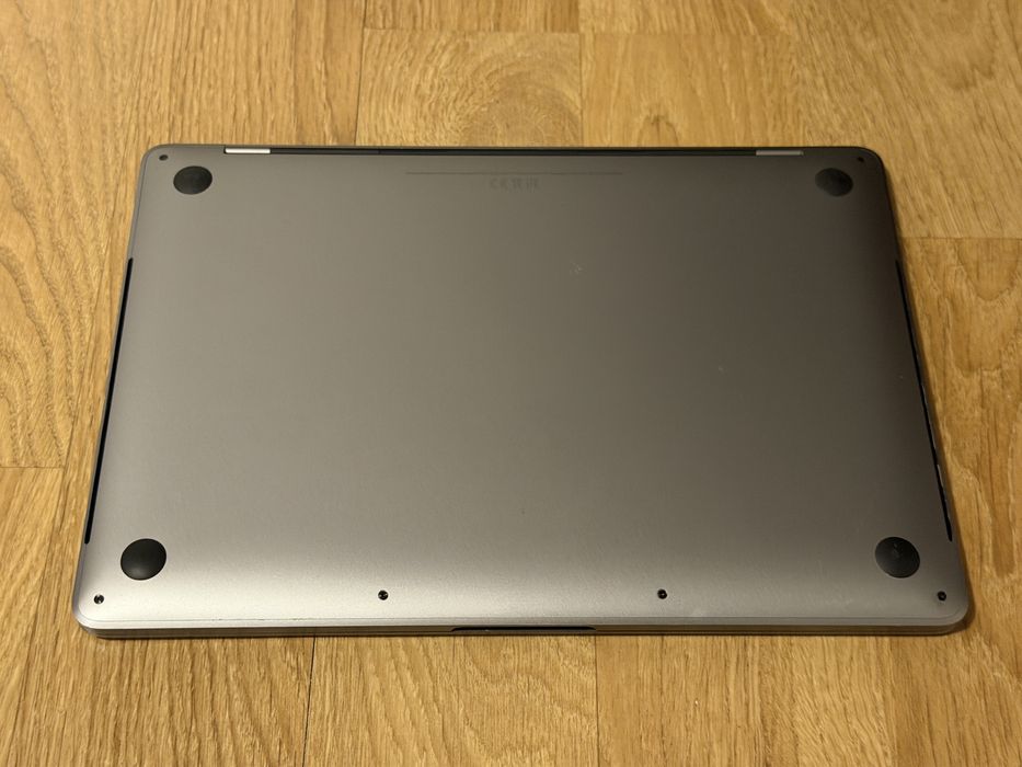 I7,  32GB Ram, 512Gb MacBook Pro 13-inch 2020 Four Thunderbolt 3 ports