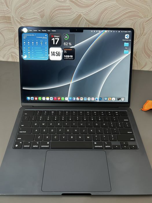 Продам MacBook Air 13,6 M2 Midnight