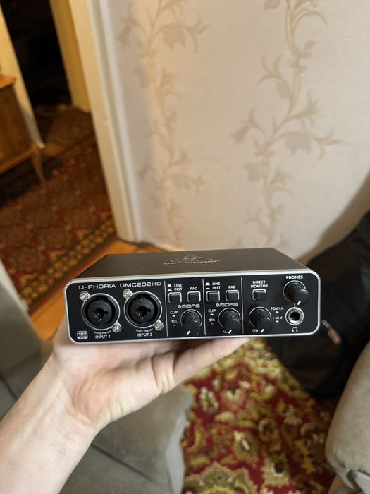 Звуковая карта behringer