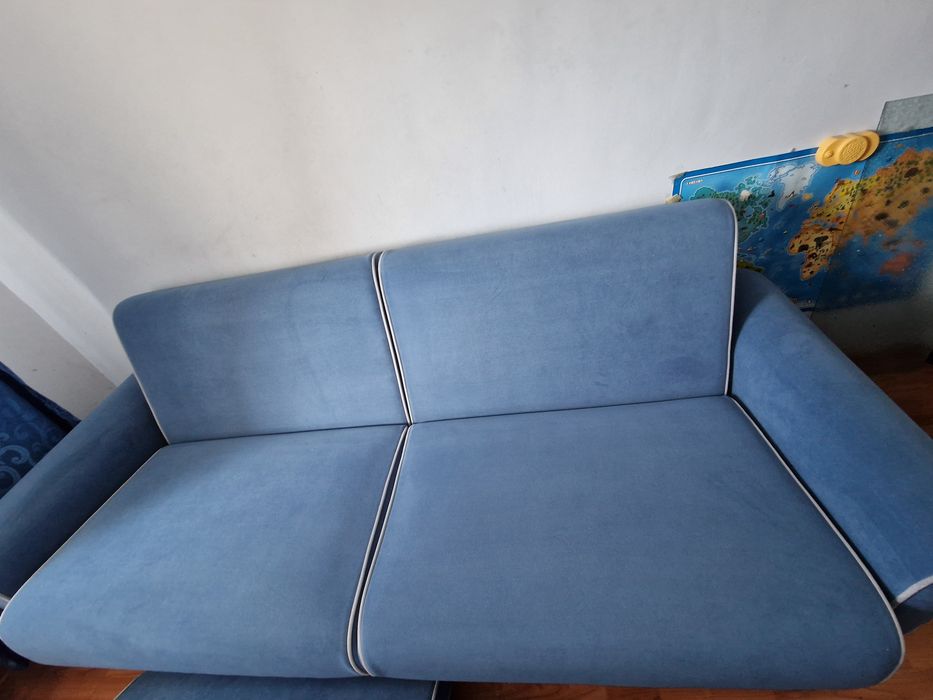 Vand  canapra extensibila cu lada