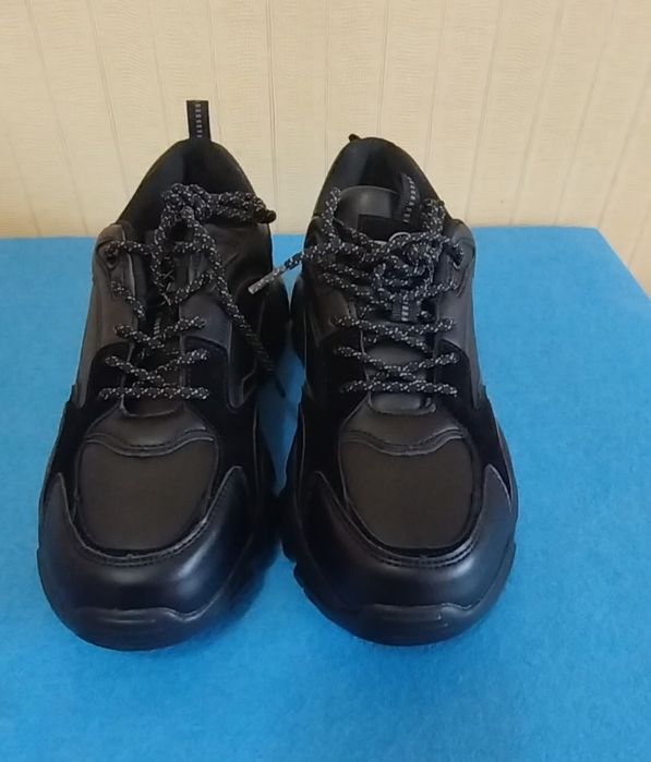 Кроссовки  унисекс рр 40 - 41