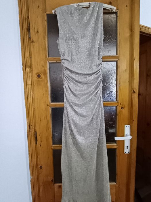 Rochie lungă elegantă aurie, cu efect strălucitor