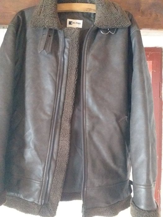 Vand geaca de blană foarte calduroasa