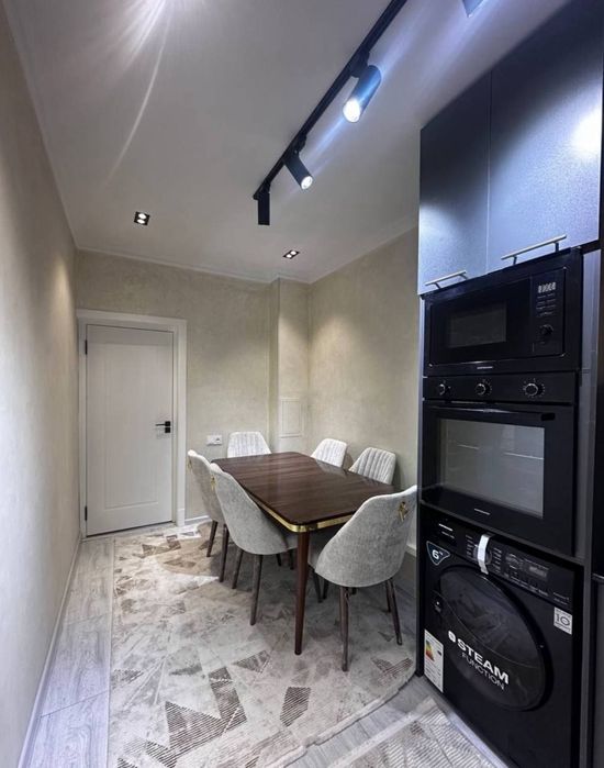 Продается 3х ком квартира, ориентир: Гостиница Россия, 72м²