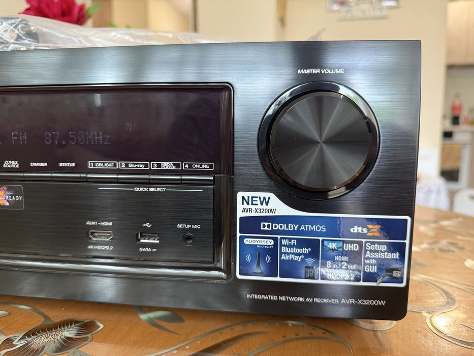 Denon AVR-X3200W Bluetooth Wi-Fi