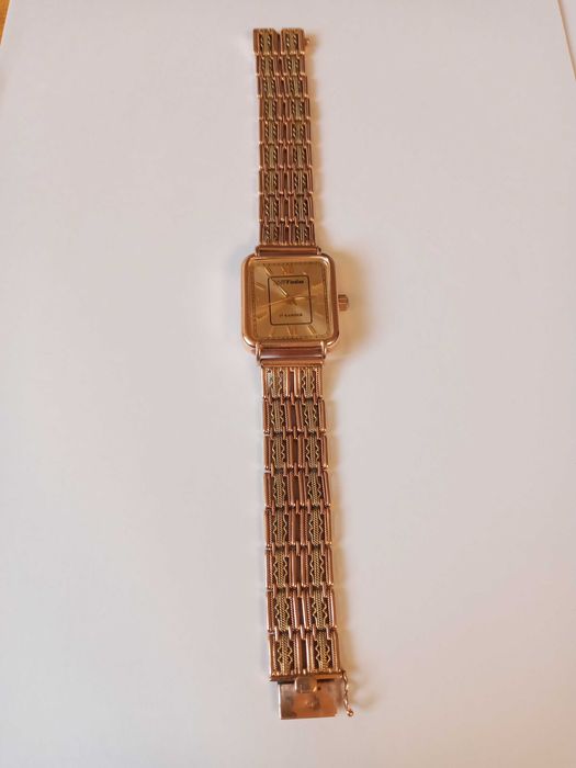 Золотые часы с браслетом «МакТайм»