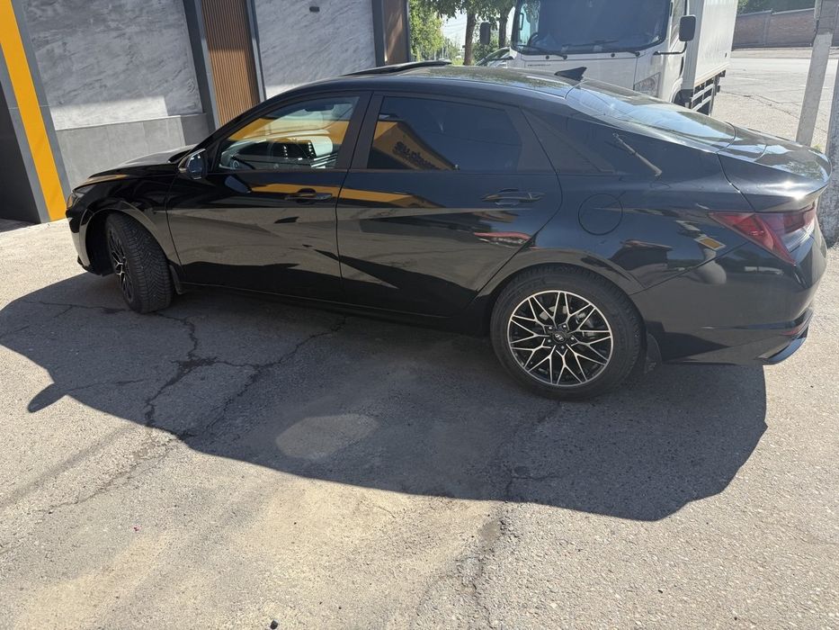 Hyundai Elantra 2022 — 2